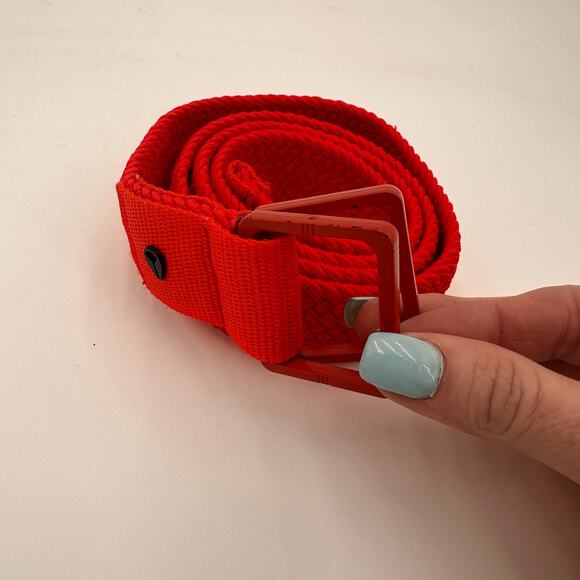Red Canvas Braided Keyhole Logo Belt - Picture 3 of 6